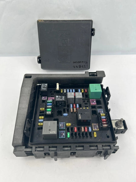 2020 2021 CHEVROLET TRAVERSE ENGINE FUSE BOX CABIN RELAY OEM 84303340