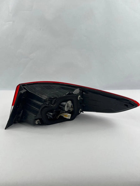 2018 19 HYUNDAI SONATA TAIL LIGHT QUARTER LEFT SIDE INCANDESCENT OEM 92401C2500