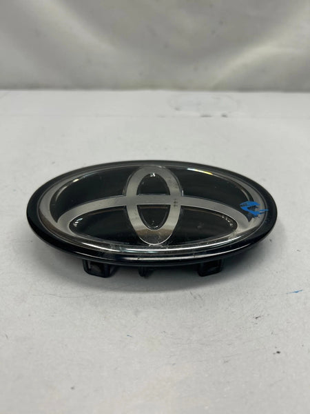 2022 TOYOTA COROLLA FRONT GRILLE EMBLEM ORNAMENT ASSY
