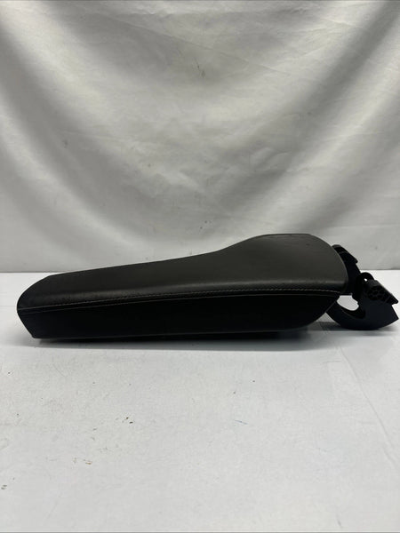 2016 TO 2024 CHEVROLET CAMARO CENTER CONSOLE ARMREST LID COVER BLACK OEM 84149130