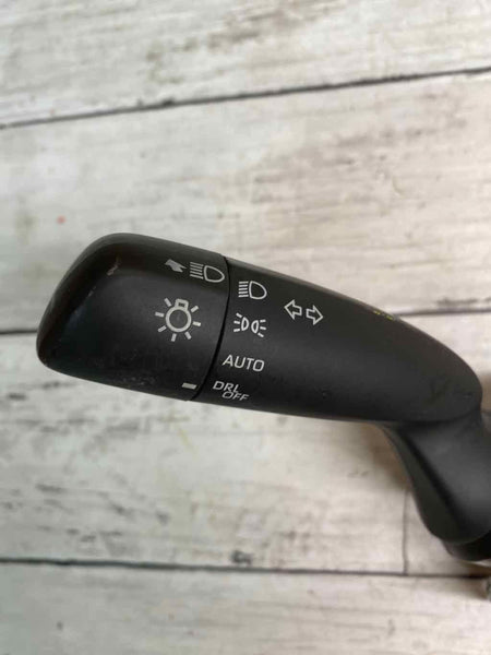 18 22 TOYOTA CAMRY US MARKET HEADLIGHT & WIPER SWITCH ASSY OEM 8432906010