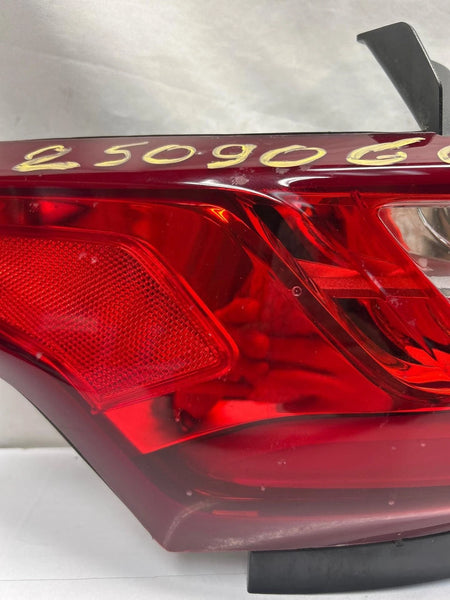 2018 TO 2021 CHEVY TRAVERSE TAIL LIGHT QUARTER PANEL LEFT SIDE ASSY OEM 84838457