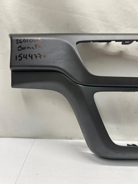 2019 HYUNDAI SONATA CENTER DASH RADIO CLIMATE BEZEL TRIM OEM 84745C2AB0