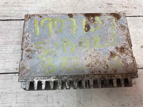 Subaru BRZ radio am fm 2015 amplifier 86221CA100 rust the case no flood damage
