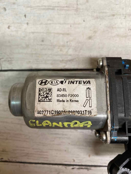 MOTOR DE ELEVALUNAS TRASERO IZQUIERDO HYUNDAI ELANTRA SEDÁN LH 2017-2020 OEM 83450F2000