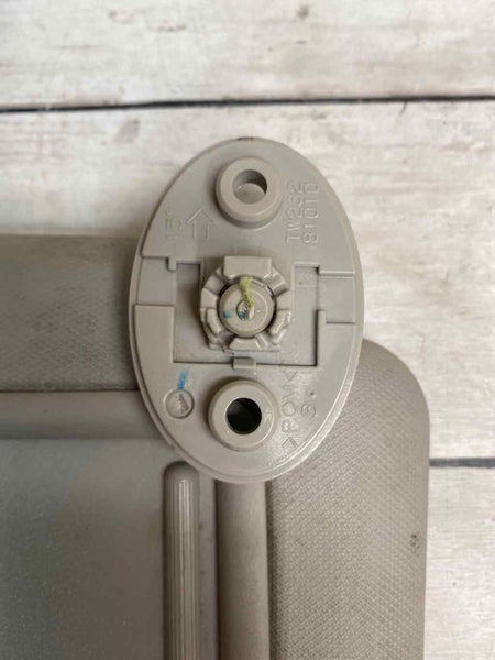 14 16 TOYOTA COROLLA RH PASSANGER PALA DE SOL CINZA OEM 7431002G40A0
