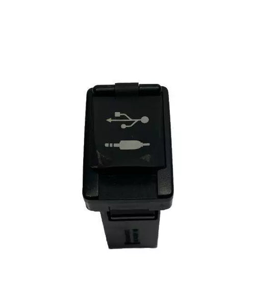 ADAPTADOR AUXILIAR DE AUDIO CON PUERTO USB PARA CONSOLA CENTRAL DE TOYOTA HIGHLANDER 2019 861900R010