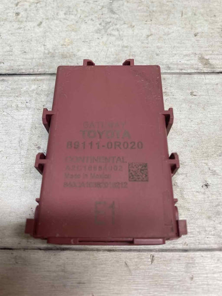 Toyota Corolla network gateway control module sedan xse 20 22 OEM 891110R020