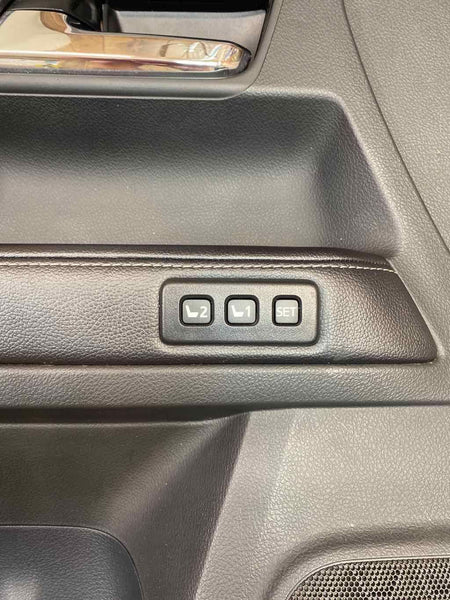 15 20 TOYOTA 4RUNNER PANEL DE MOLDURA DE PUERTA DELANTERA IZQUIERDA DE CUERO NEGRO OEM 6762035D00C0