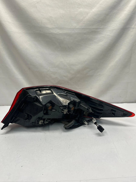2020 HYUNDAI ELANTRA TAIL LIGHT LEFT SIDE QUARTER PANEL SEDAN OEM 92401F3500