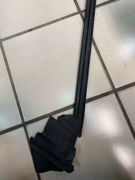 14 15 16 17 18 19 MERCEDES CLA250 BURLETE DE PUERTA JUNTA DE VENTANA TRASERA DERECHA OEM 1177350265