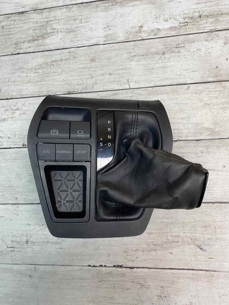 Interruptores de bisel de la palanca de cambios de la consola central del Toyota RAV-4 2019 OEM 5880442460