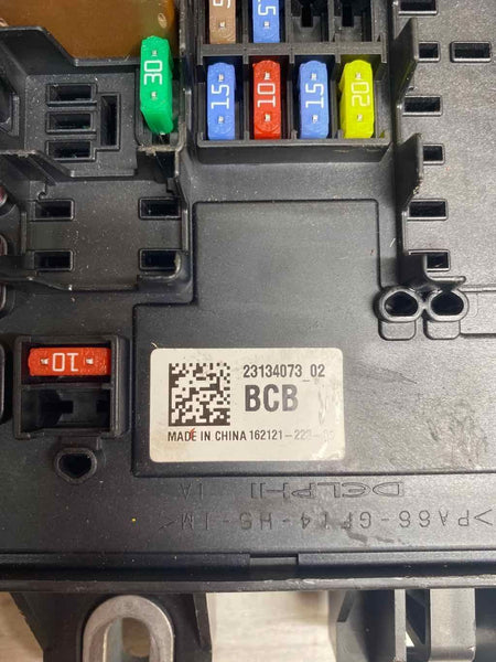 2015 CADILLAC ATS JUNCTION FUSE RELAY BLOCK BOX OEM ASSY 23134073