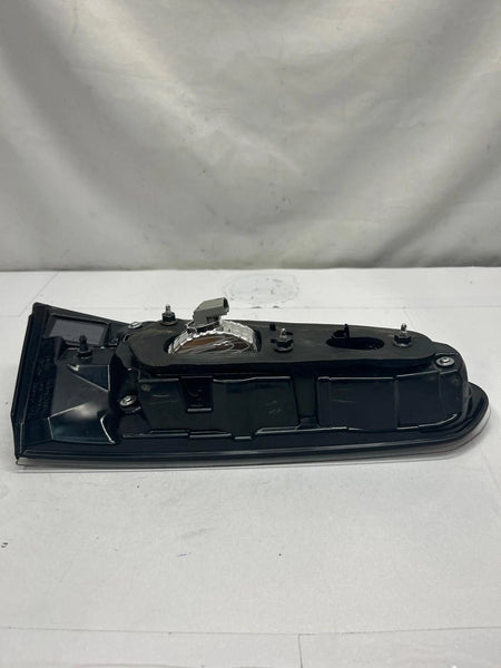 2022 2023 2024 2025 TOYOTA COROLLA TAIL LIGHT LED LIFTGATE MOUNTED RIGHT SIDE