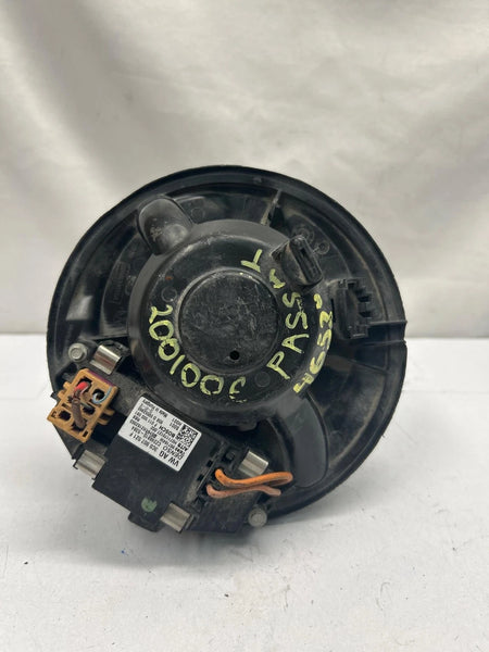 2013 TO 2022 VOLKSWAGEN PASSAT BLOWER MOTOR MOTOR ASSEMBLY OEM 561820015E