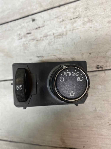 Chevrolet Silverado headlight switch 2014 2019 without fog light OEM 84154109