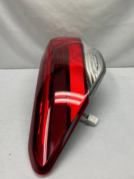 2017 TO 2019 TOYOTA HIGHLANDER TAIL LIGHT LEFT SIDE QUARTER PANEL OEM 815600E160