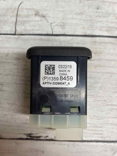 CHEVROLET EQUINOX 19 CONSOLA CENTRAL DELANTERA CON DOBLE PUERTO DE CARGA USB OEM 13598459