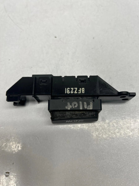 2016 HONDA PILOT CENTER CONSOLE SNOW CONTROL SWITCH ASSY OEM M61654