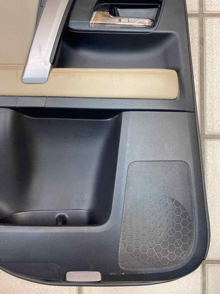 14 15 16 17 18 19 20 TOYOTA 4RUNNER MOLDURA DEL PANEL DE LA PUERTA TRASERA IZQUIERDA CUERO BEIGE OEM 6764035C41C0 