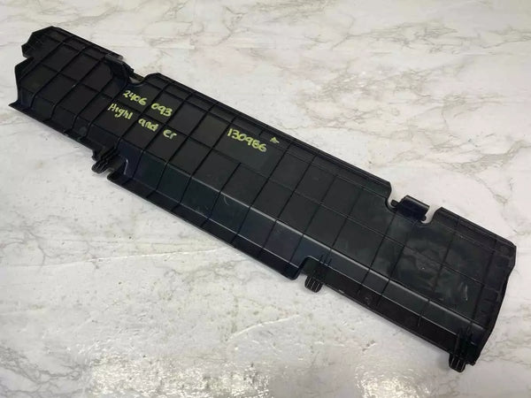 20 21 22 23 24 TOYOTA HIGHLANDER JACK HOLE DECK TRIM COVER SERVICE OEM 647180E040