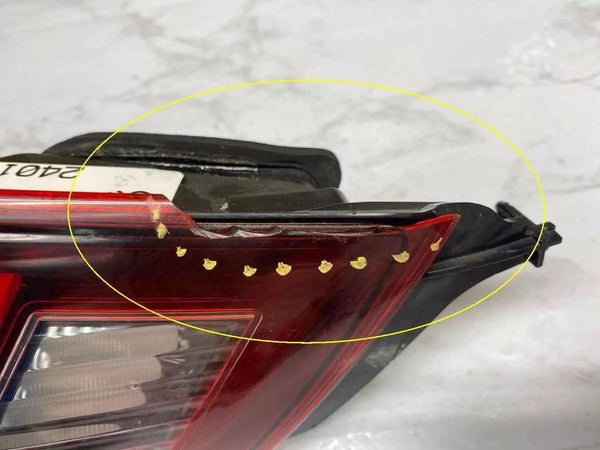 17 18 19 NISSAN ROGUE SPORT LUZ TRASERA LADO IZQUIERDO MONTADA EN PUERTA ELEVADORA OEM 265556MA5A