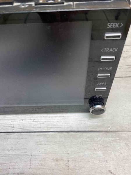 2019 TOYOTA CHR RADIO AM FM RÁDIO TELA DE EXIBIÇÃO E RECEPTOR ASSY OEM 8614010010