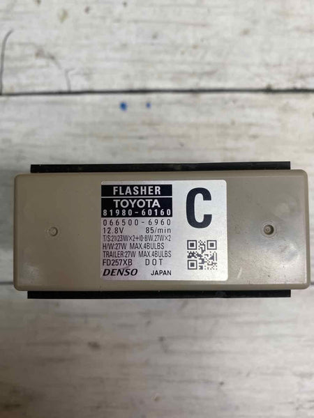 2014 TOYOTA 4RUNNER TURN SIGNAL FLASHER RELAY CONTROL MODULE OEM 8198060160