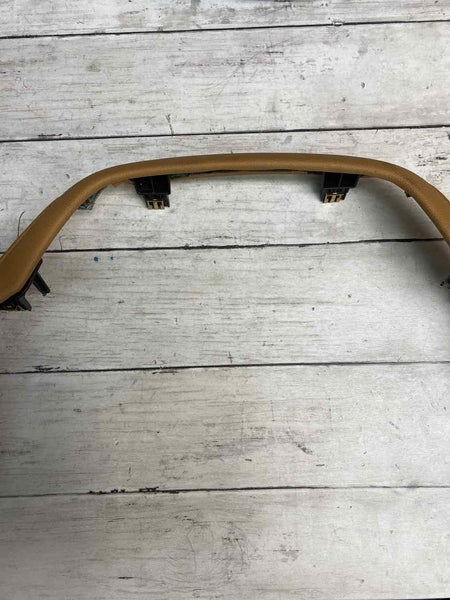 CHEVROLET EQUINOX 2020 - MOLDURA DEL BISEL DEL TABLERO DE CUERO MARRÓN OEM 84431430