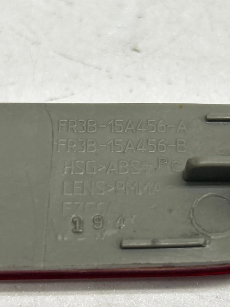 2020 FORD MUSTANG REAR LIGHT REFLECTOR RIGHT SIDE ASSY