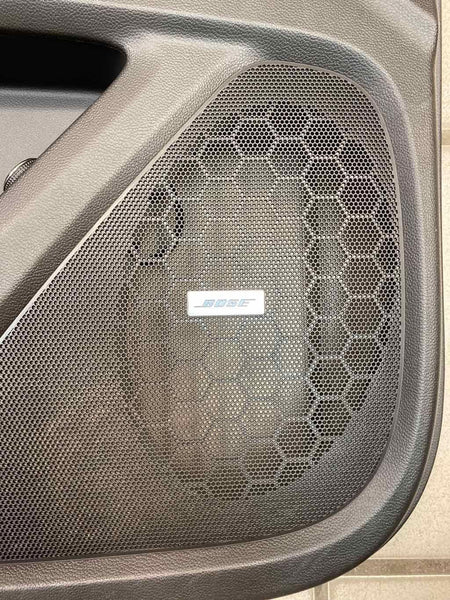 Guarnição do painel da porta Chevy Traverse 18 21 lado esquerdo dianteiro preto assy OEM 84454920