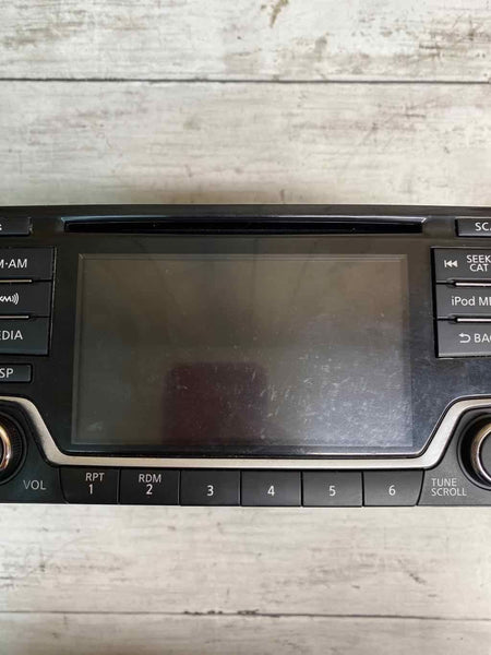 2017 2019 NISSAN SENTRA RADIO RECEIVER & DISPLAY SCREEN 5.0" OEM 281854AF6A