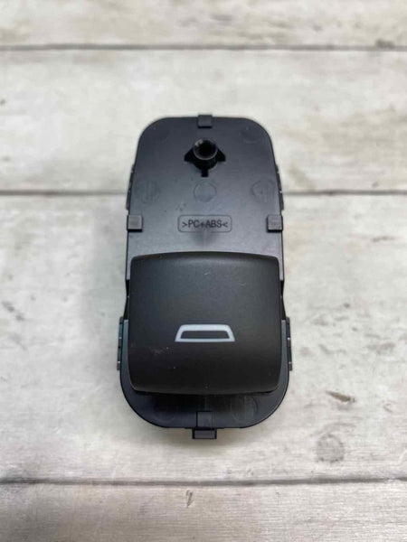 2018 2020 GMC TERRAIN REAR RIGHT PASSANGER SIDE WINDOW DOOR SWITCH OEM 84139701