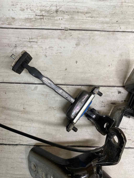 Dobradiça da porta Hyundai Elantra 2019 dianteira direita OEM assy