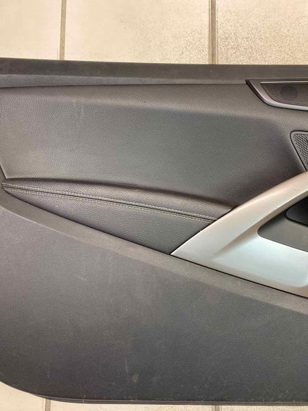 12 17 HYUNDAI VELOSTER PAINEL DE ACABAMENTO DA PORTA DIANTEIRA ESQUERDA OEM COURO PRETO 823072V050RY
