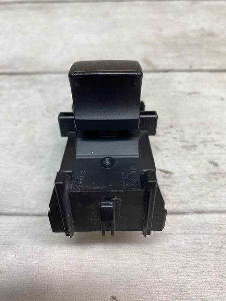 20 22 TOYOTA COROLLA REAR DRIVER SIDE WINDOW DOOR SWITCH OEM 193272