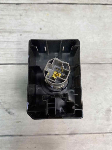 Toma de corriente para Ford F150 2015, puerto de conexión de la consola central delantera OEM FL3T19G310AC