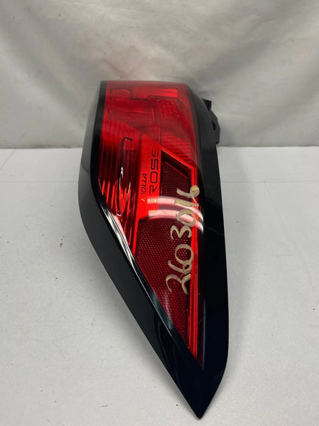 22 25 TOYOTA COROLLA CROSS TAIL LIGHT LEFT QUARTER PANEL INANDESCENT 815600A160