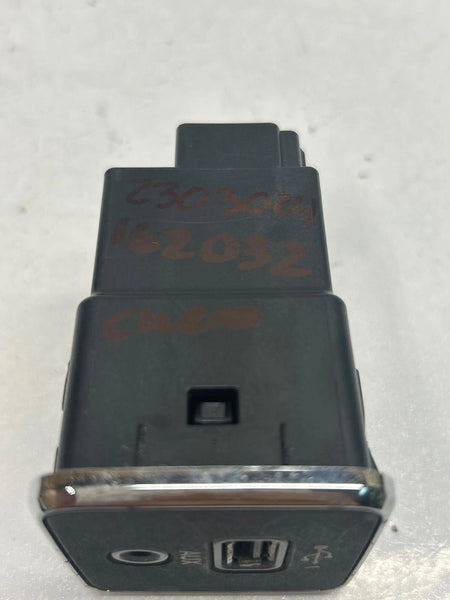 2019 JEEP CHEROKEE USB PLUG PORT AUXILIARY INPUT