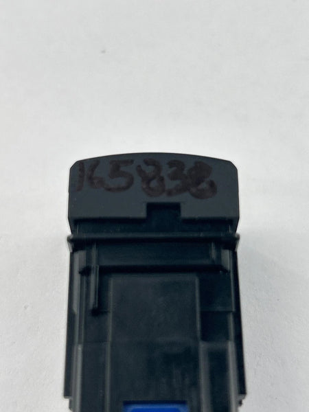 2018 CHEVY EQUINOX FUEL TANK DOOR RELEASE CONTROL SWITCH ASSY OEM M68665