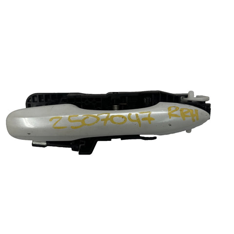 20 TO 24 TOYOTA COROLLA OUTSIDE DOOR HANDLE REAR RIGHT SIDE 6920312170 089 WHITE