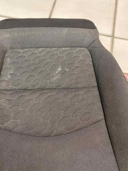 18 21 CHEVROLET EQUINOX FRONT LEFT SEAT LOWER BOTTOM BLACK CLOTH OEM 84118175