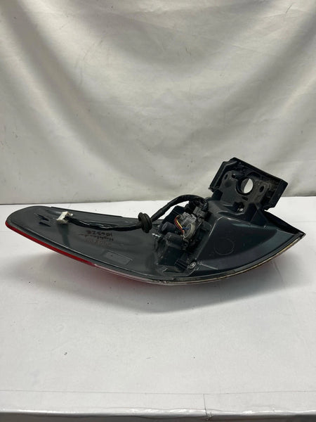 2017 2018 2019 TOYOTA HIGHLANDER TAIL LIGHT RIGHT SIDE QUARTER PANEL ASSY