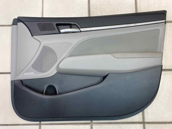 2017 2018 HYUNDAI ELANTRA FRONT RIGHT DOOR TRIM PANEL OEM GRAY 82306F3040UTH