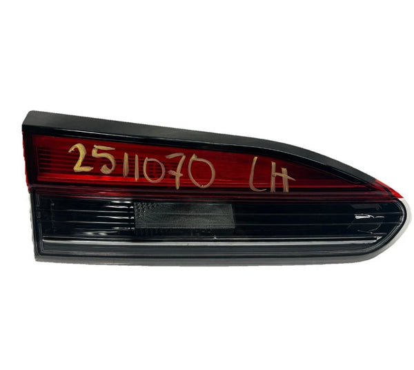2022 2025 TOYOTA COROLLA CROSS TAIL LIGHT LIFTGATE MOUNTED LED LEFT SIDE ASSY