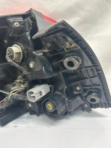 2018 TO 2022 TOYOTA CHR TAIL LIGHT RIGHT SIDE QUARTER PANEL ASSY OEM 81551F4021