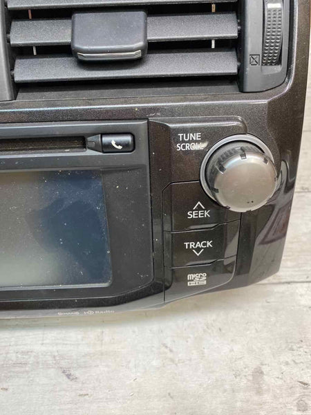16 18 TOYOTA 4RUNNER RÁDIO DISPLAY &amp; RECEIVER OEM 510140 8610035360 BOTÃO FALTANDO