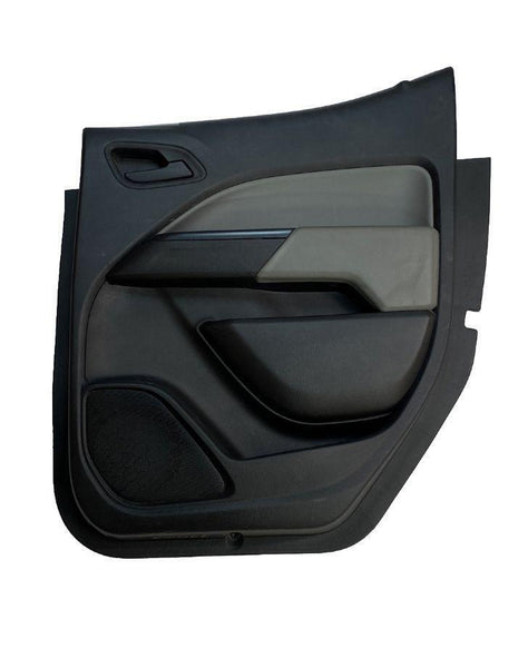 15 22 CHEVY COLORADO PANEL DE MOLDURA DE PUERTA TRASERA DERECHA 84725427 TIENE UNA PEQUEÑA PIEZA ROTA