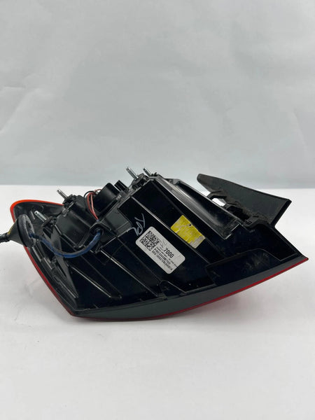 2019 TO 2024 KIA FORTE SEDAN TAIL LIGHT QUARTER RIGHT INCANDESCENT OEM 92402M7000