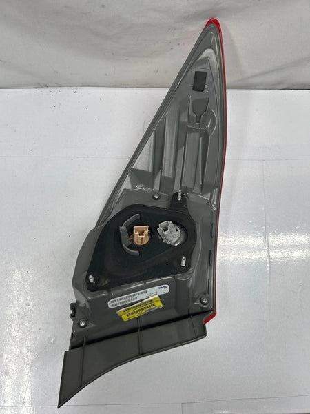 2017 TO 2019 TOYOTA COROLLA TAIL LIGHT RIGHT SIDE QUARTER PANEL SEDAN OEM 8155002B00